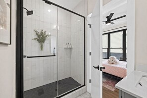 Shower, hair dryer, towels