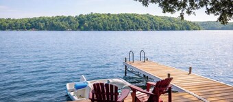 Lakefront Muskoka 3 Bedroom Cottage with Breathtaking View