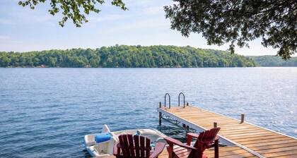 Lakefront Muskoka 3 Bedroom Cottage with Breathtaking View