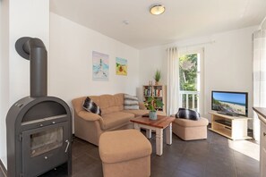 TV, DVD player, stereo - Ferienwohnung W7.1.s - 3-zi-fewo für 4 Pers. mit Wlan, Strandnah (Graal-Müritz)