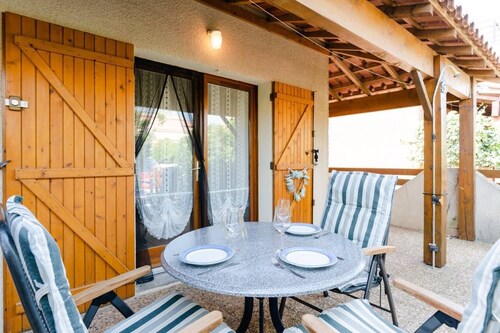 LS150 Haus 2 Zimmer+Mezzanine klimatisiert mit Gemeinschaftspool und WLan