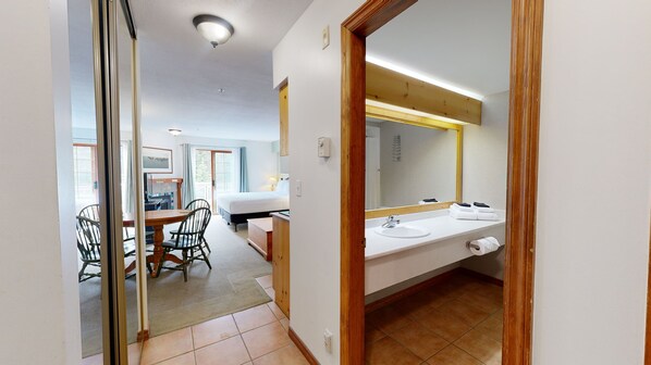 Fer et planche à repasser, Wi-Fi, draps fournis