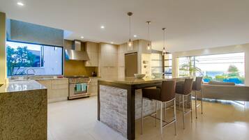 Fridge, microwave, oven, stovetop