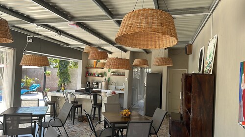 M&M Zavala Hotel and B&B