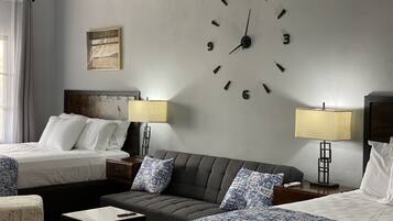 Langsir/tirai gelap terus, kalis bunyi, seterika/papan seterika