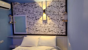 1 bedroom, Egyptian cotton sheets, premium bedding, down duvets