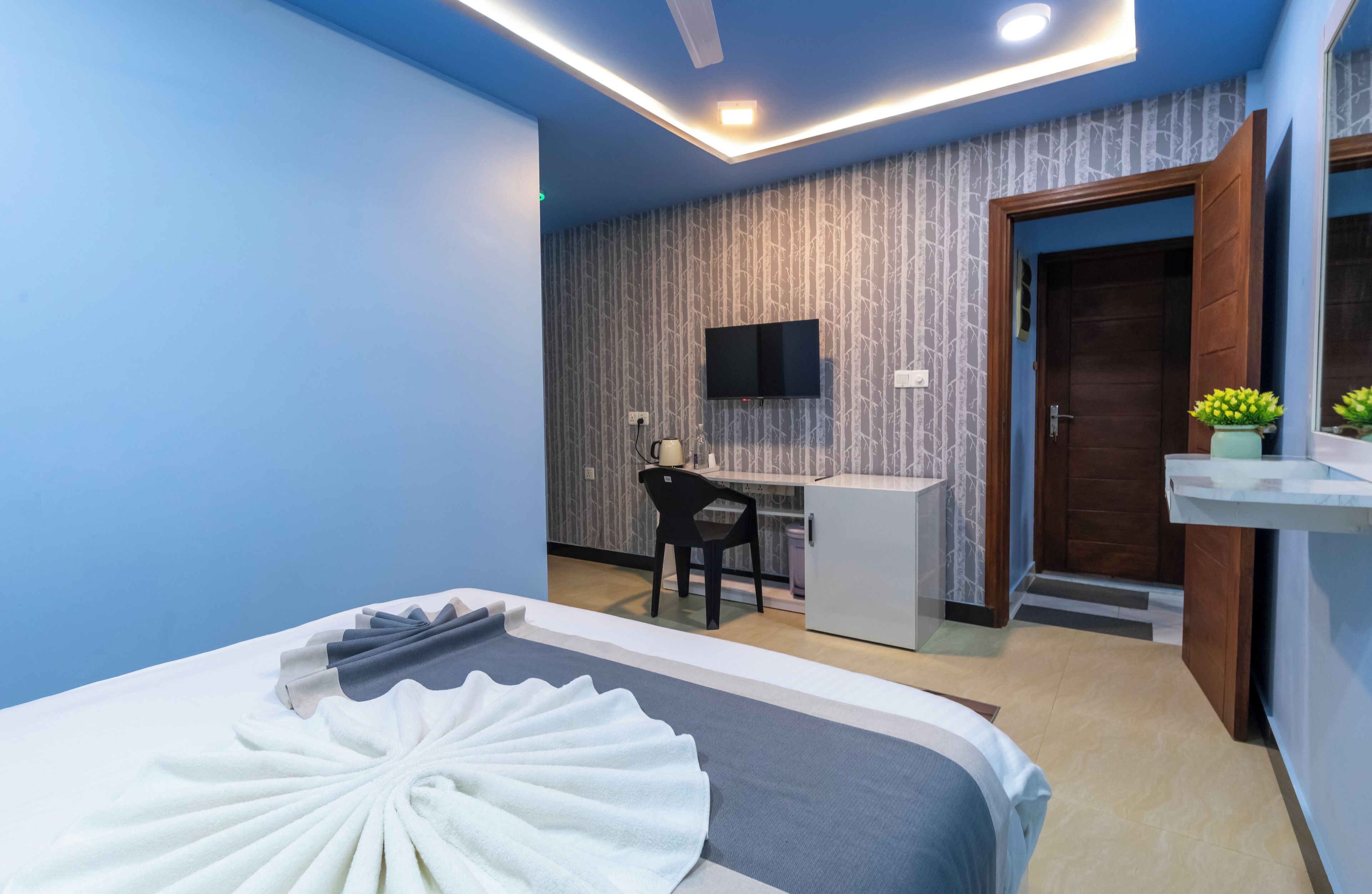 Egyptian cotton sheets, premium bedding, down comforters