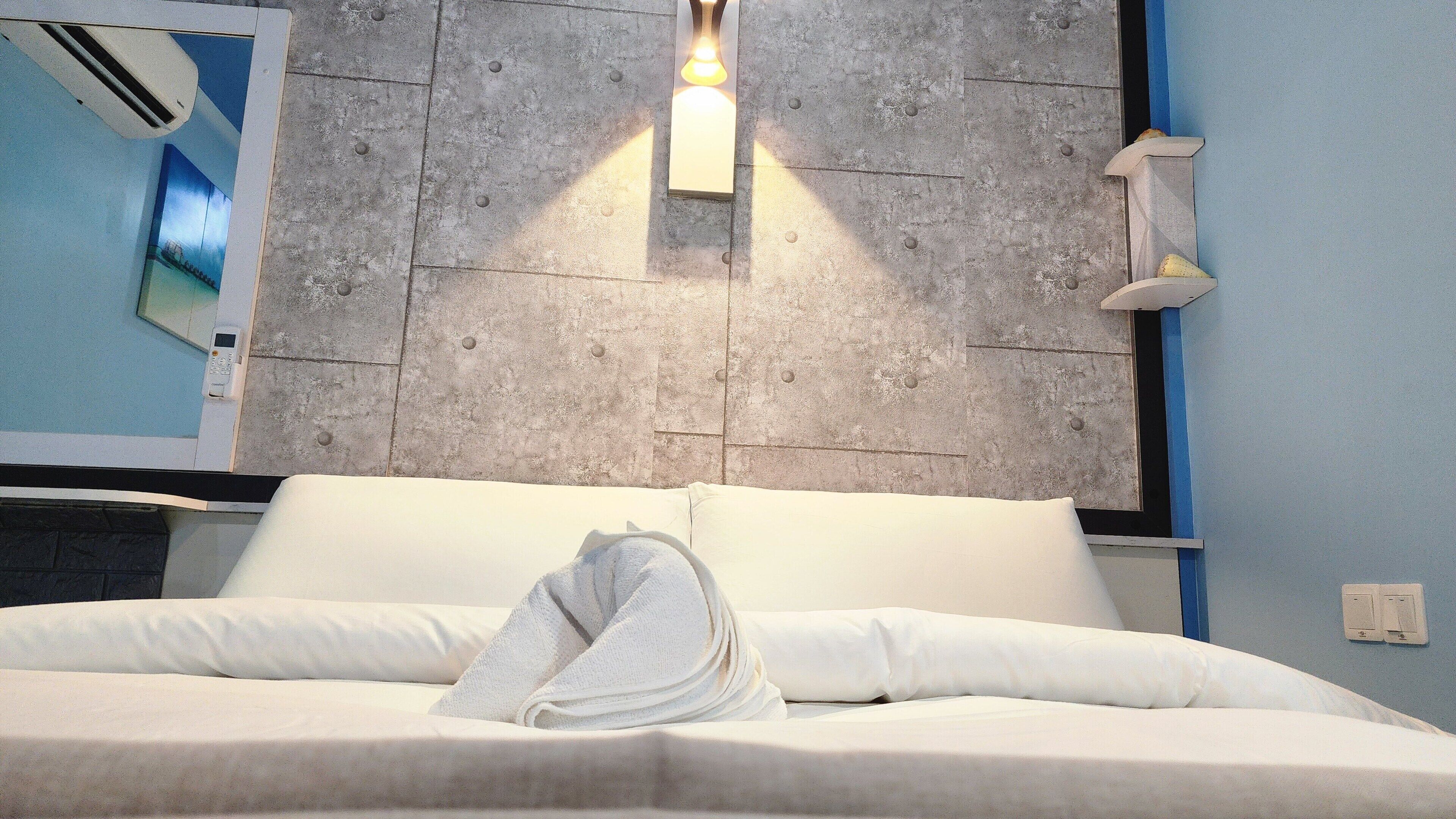 Deluxe Room | Egyptian cotton sheets, premium bedding, down duvets