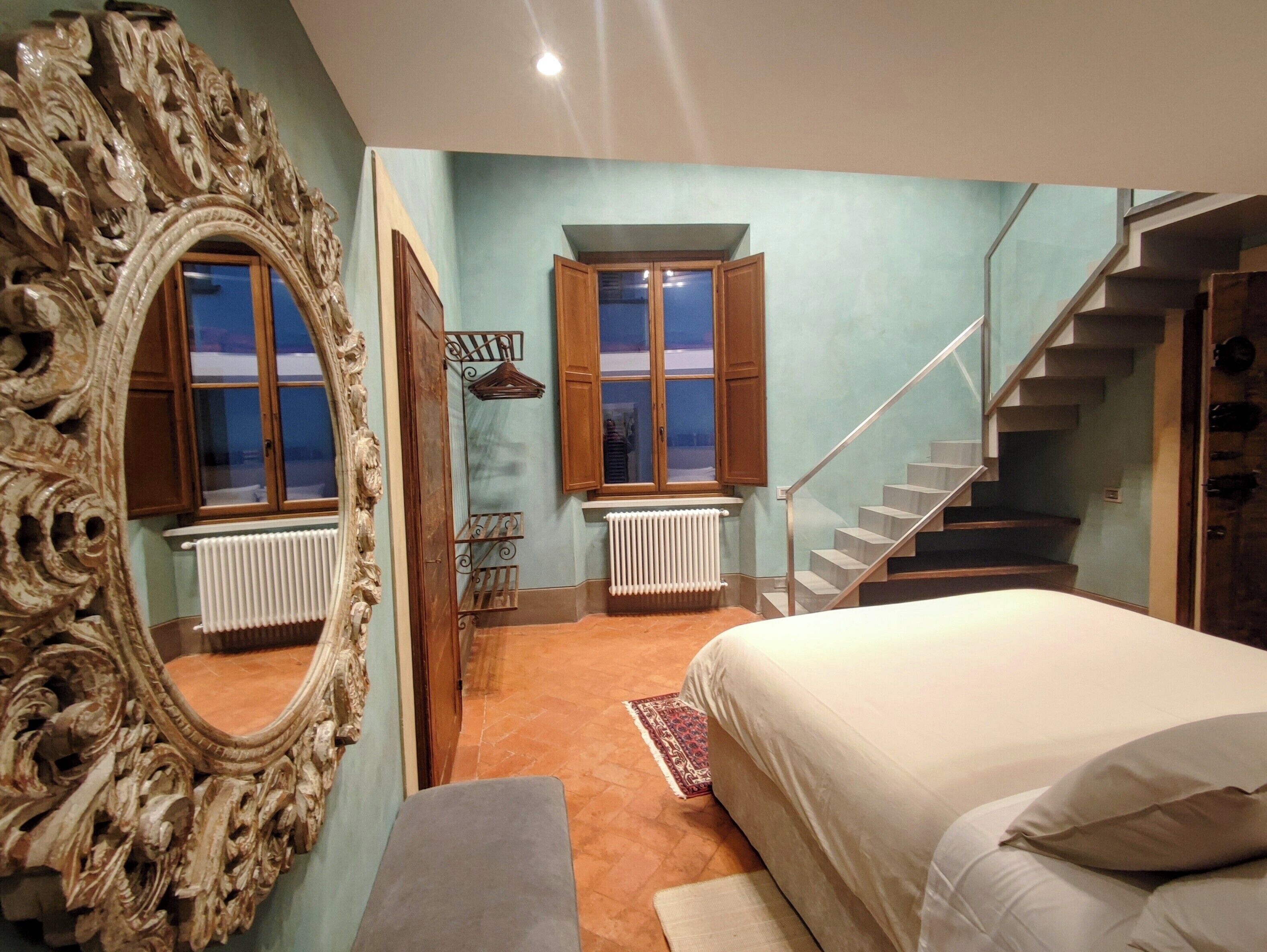 3 bedrooms, desk, iron/ironing board, travel cot