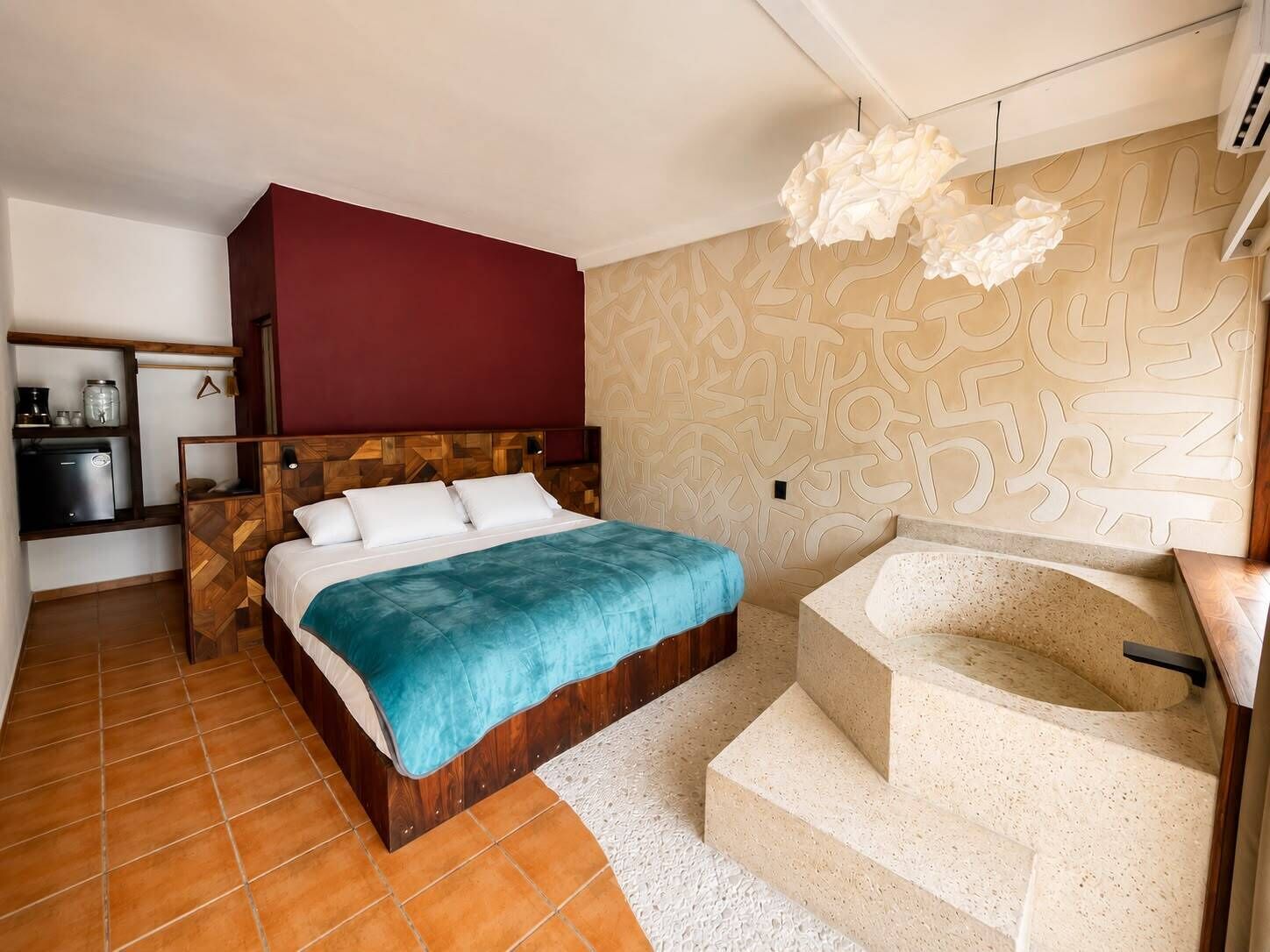Minibar, in-room safe, free WiFi, bed sheets