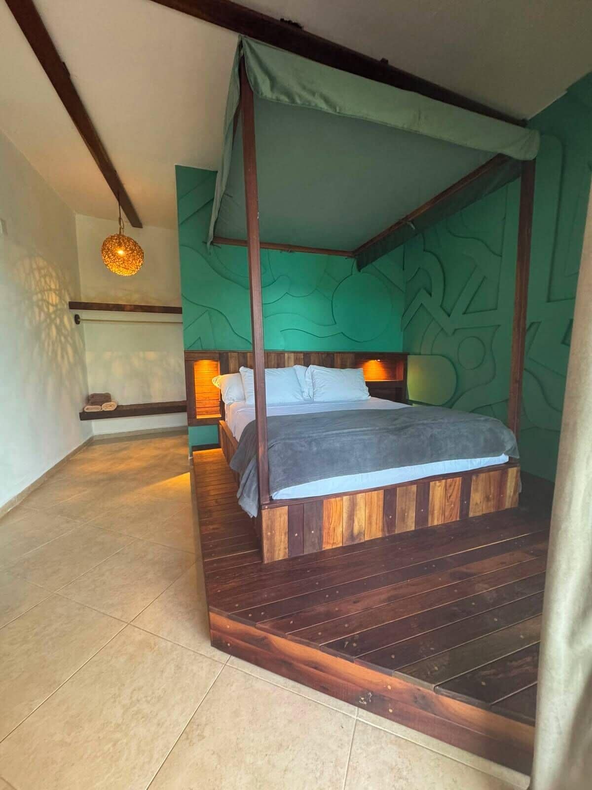 Minibar, in-room safe, free WiFi, bed sheets