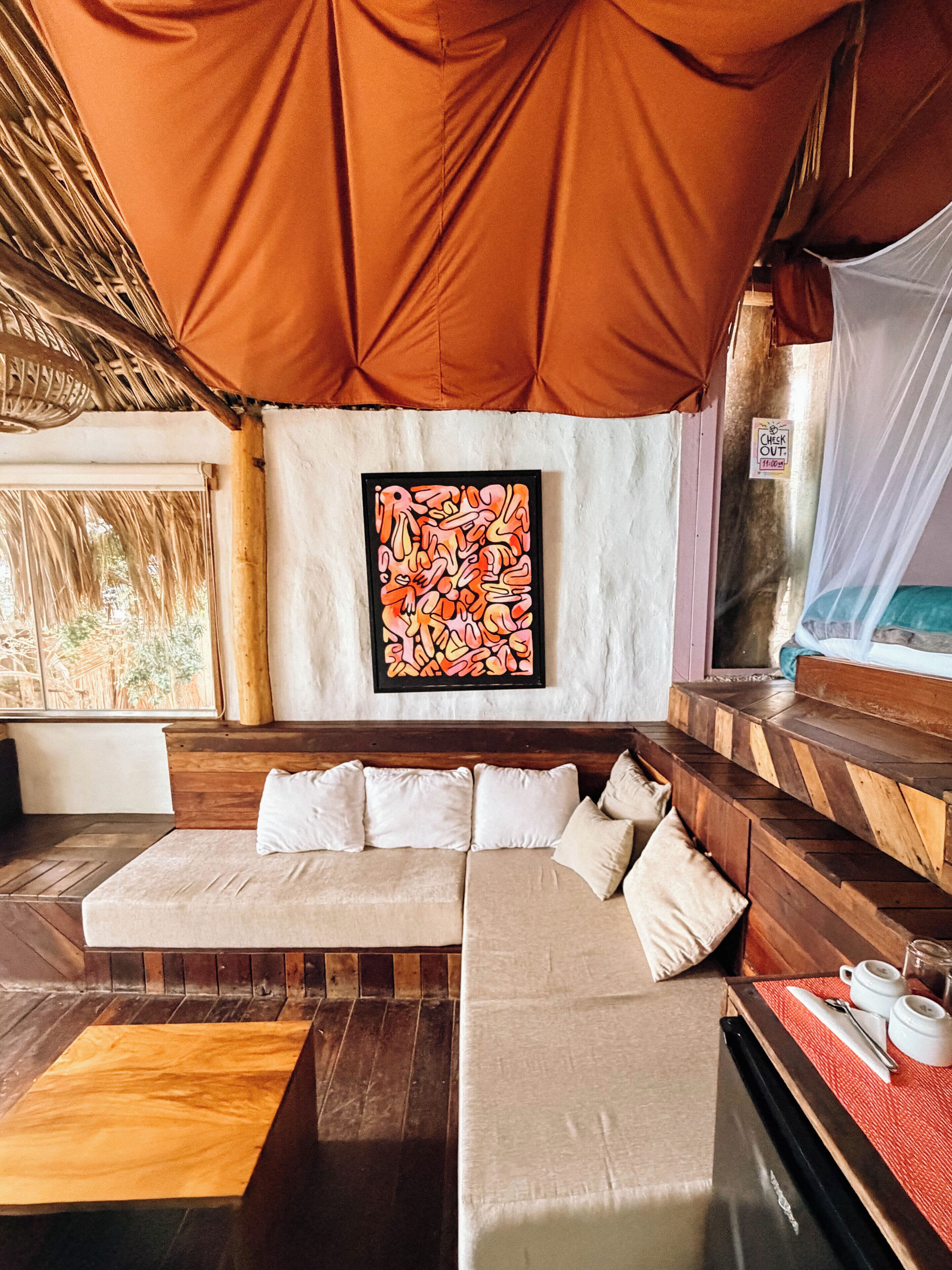 Iguana | Minibar, in-room safe, WiFi (free), bed sheets