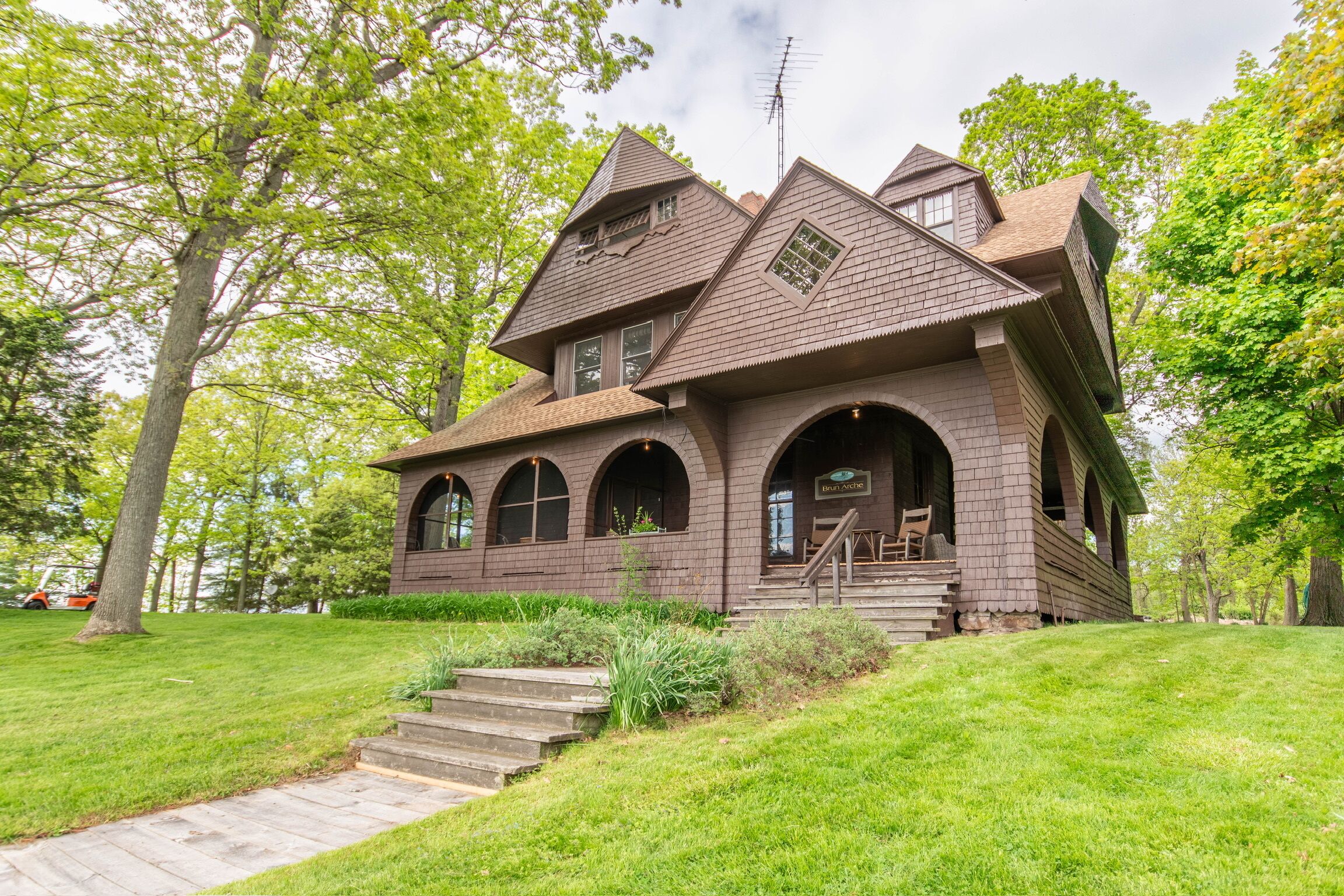 1000 Islands Round Island Cottage - Panoramic River Views - Clayton NY