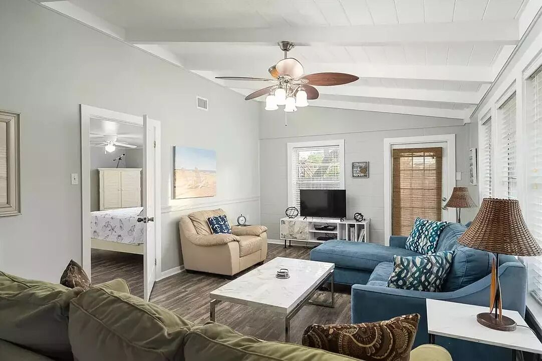 Smart-TV, DVD-Player, Stereoanlage