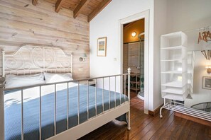 4 chambres, fer et planche à repasser, Wi-Fi gratuit, draps fournis