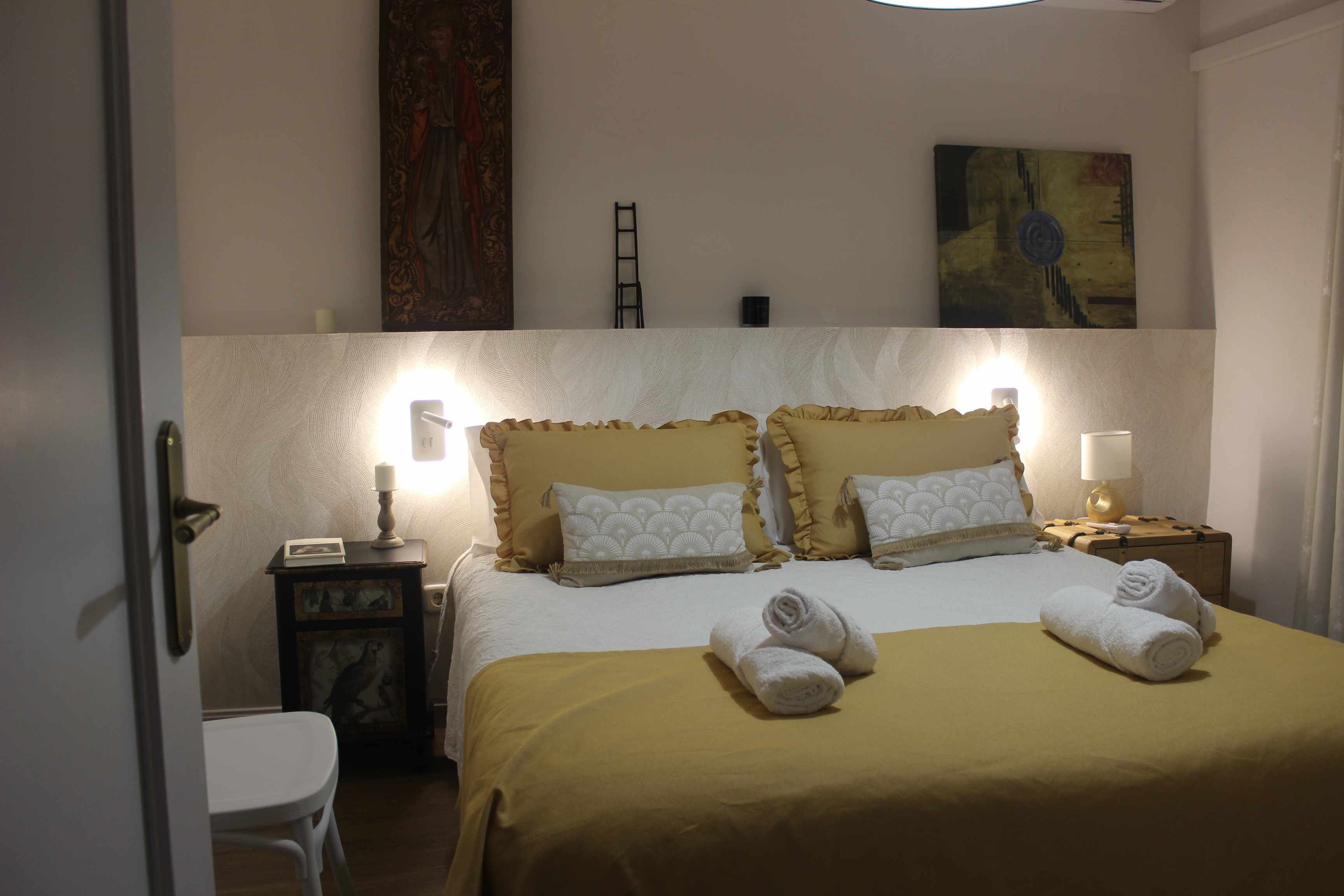 2 slaapkamers, een strijkplank/strijkijzer, reisbedje, wifi