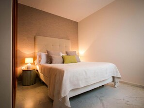 2 bedrooms, iron/ironing board, travel cot, free WiFi