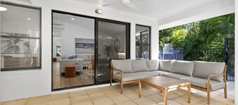 Central Tropical Oasis with Pool