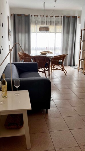 TV - Sea view apartment (Puerto De Tazacorte, El)
