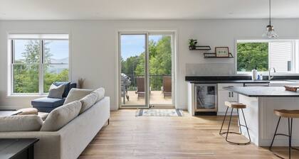 Centrally Located w/ easy access to Stowe and MRV