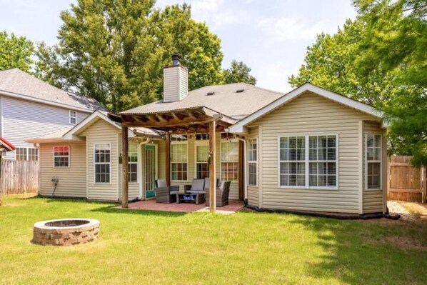 Exterior - Luxury Stay - Office-Pet's Welcone! (Madison)