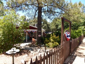 Property grounds - NEW Private Cabin for two, New SPA, Forested Views! (Julian)