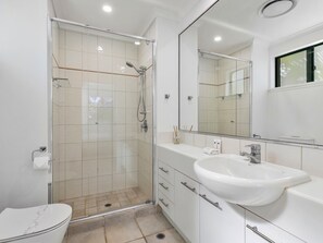 Shower, hair dryer, towels