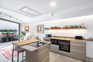 Fridge, microwave, oven, dishwasher