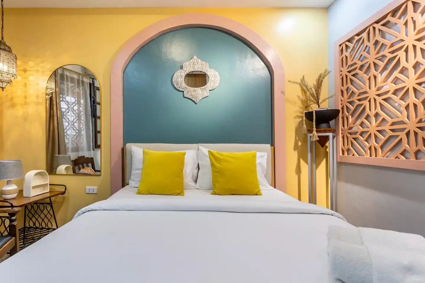 スーペリア ダブルルーム 1 ベッドルーム 禁煙 窓なし | 高級寝具、羽毛の掛け布団、客室ごとに異なる装飾、デスク