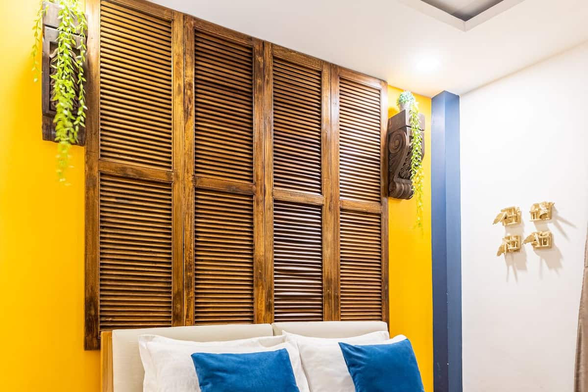 Signature Double Room, 1 Bedroom, Non Smoking, No Windows | 1 bedroom, premium bedding, down comforters, individually decorated