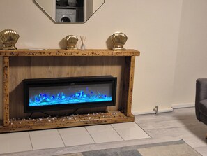 Interior - Lovely & Beautiful 2 Bed-Apartment in Borehamwood (Borehamwood)