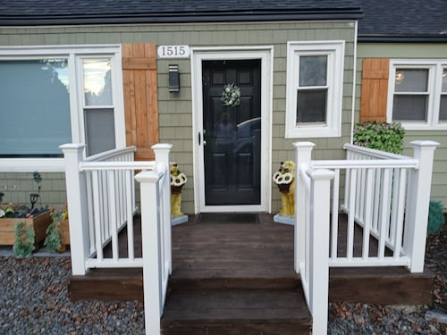 PROMO 10% WEEKLY/20% MONTHLY
Pet Friendly on Forrest, Small fenced area for pets