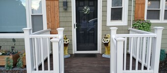 PROMO 10% WEEKLY/20% MONTHLY
Pet Friendly on Forrest, Small fenced area for pets