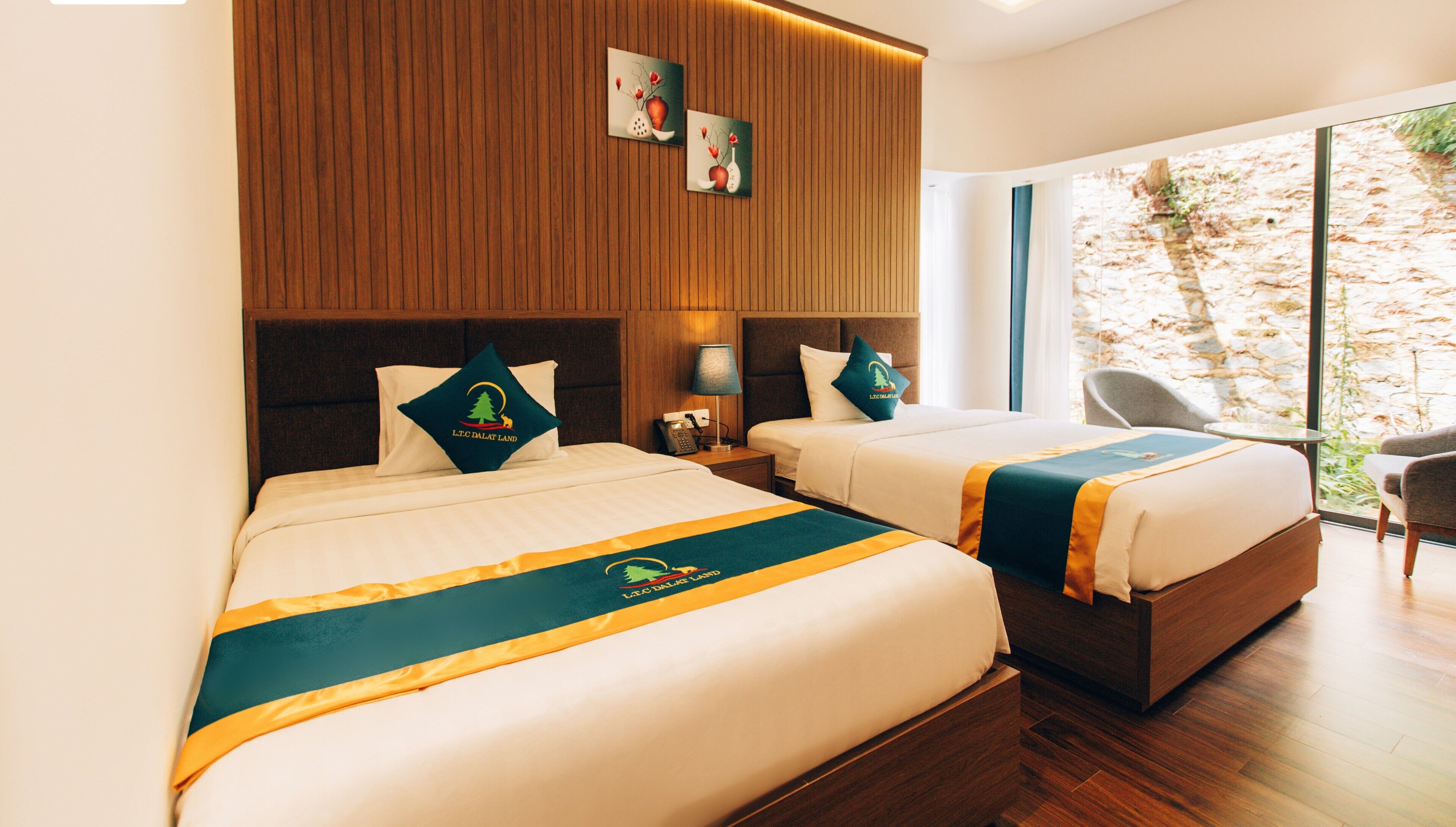 尊贵双床房 (Deluxe) | 庭院景观