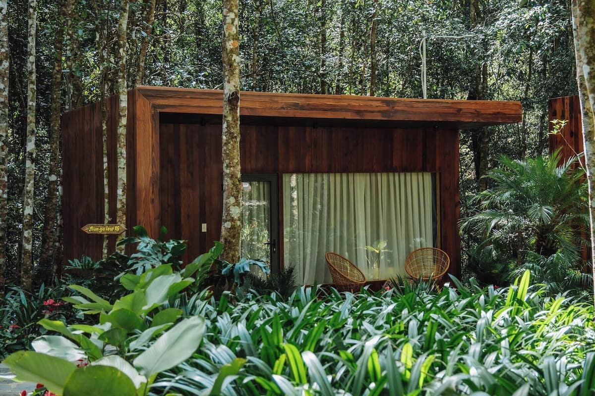 Bangalô básico, 1 cama Queen, para não fumantes, vista para o jardim | Roupas de cama premium, frigobar (abastecido com alguns itens grátis)