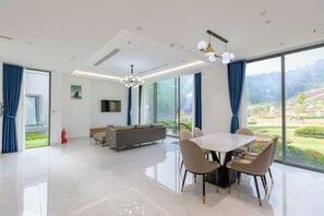 Valleys of Flower Villa 5 bedrooms | Living area