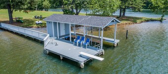 LAKE FRONT WITH GORGEOUS VIEWS & SPACIOUS BACKYARD + LOTS OF AMENITIES