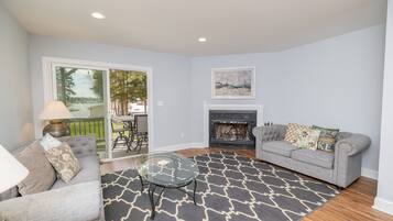 Smart-TV, Kamin, Computerbildschirme