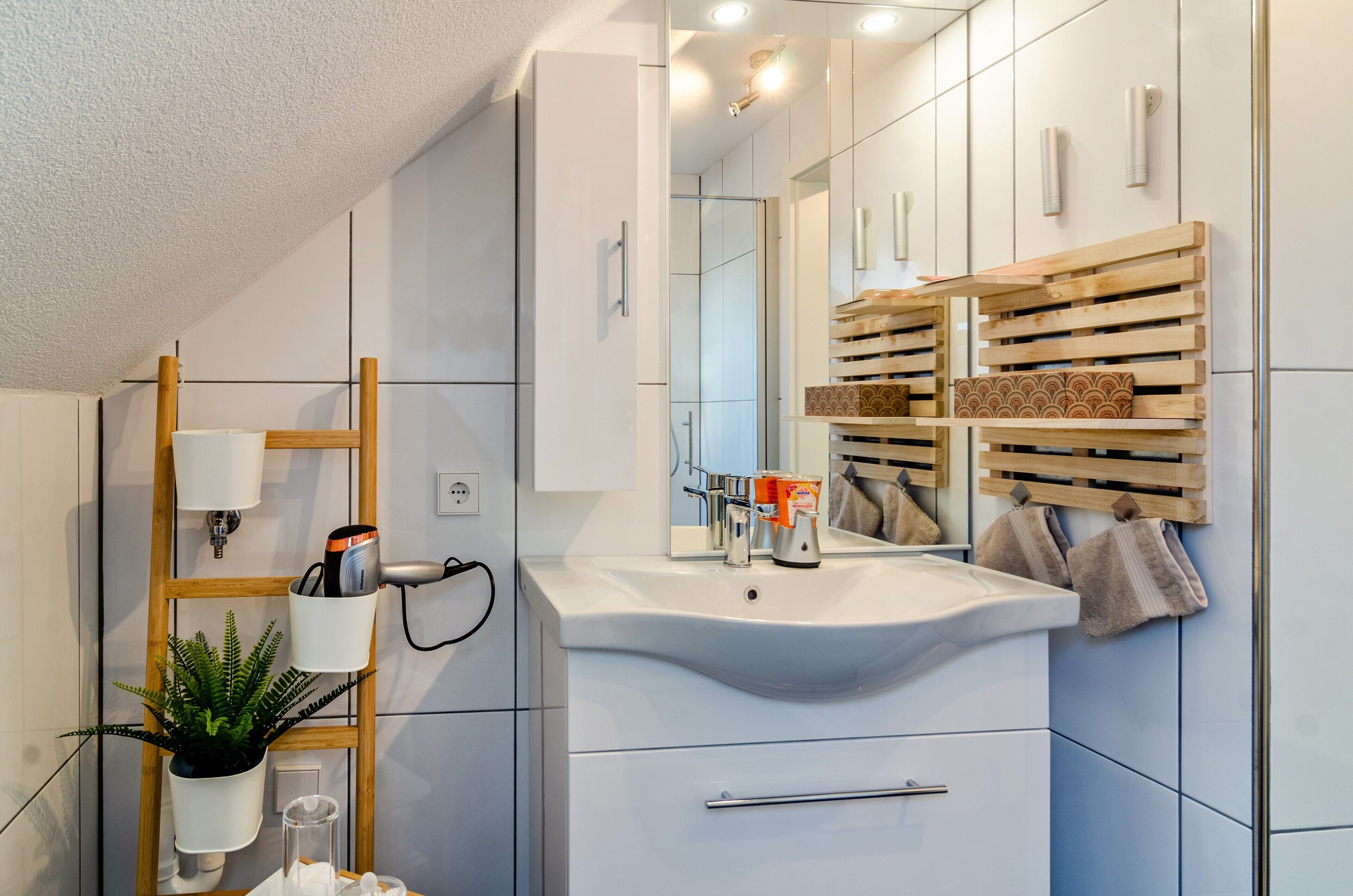 Shower, free toiletries, hair dryer, towels