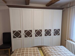 1 habitación, wifi gratis y ropa de cama