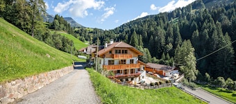 Apartment 'Bachwiesl Hof Ocker' with Mountain View, Shared Terrace and Wi-Fi