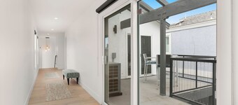Urban Beach House in Downtown Huntington Beach -Pet Friendly, Monthly Rental