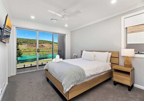 4 dormitorios, tabla de planchar con plancha, wifi y ropa de cama