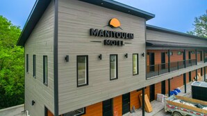 Front of property - Manitoulin Motel (Northeastern Manitoulin and the Islands)