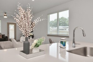 Interior - Cozy and Spacious 4-bedroom retreat near Medical Center and Downtown Houston.  (Houston)