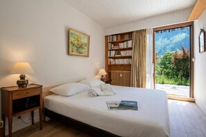 1 bedroom, free WiFi, bed sheets - Apt du Brevent ski in/ski out, Chamonix, France (Chamonix)