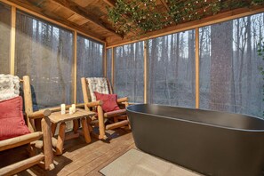Spa - Good Times cabin at Saluda Grade Cabins! (Saluda)