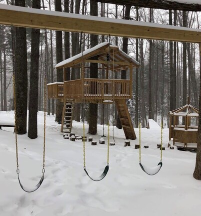Bird's Nest cabin at Cabin Fever in NC!
