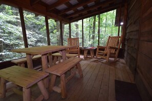 Outdoor dining - High Top cabin at Saluda Grade Cabins! (Saluda)