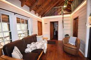 TV, lareira, escritórios